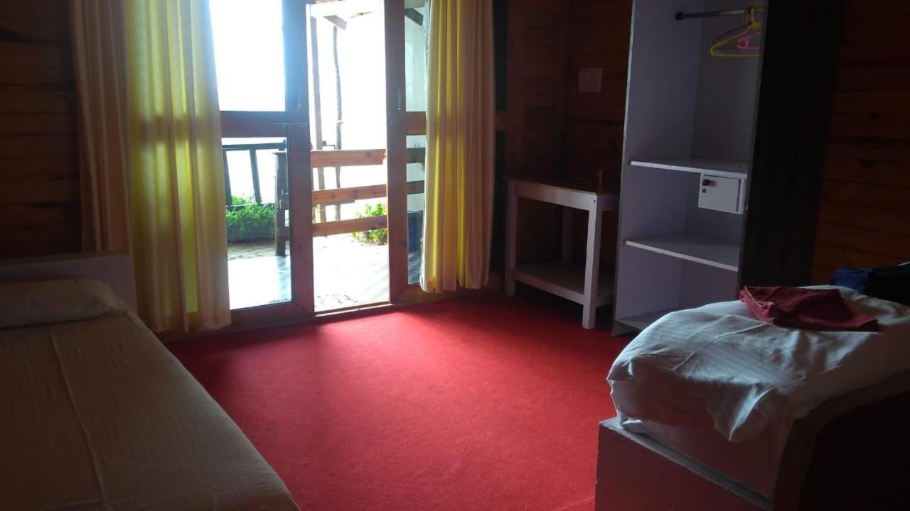 Om Sai Beach Huts 호텔 아곤다 외부 사진