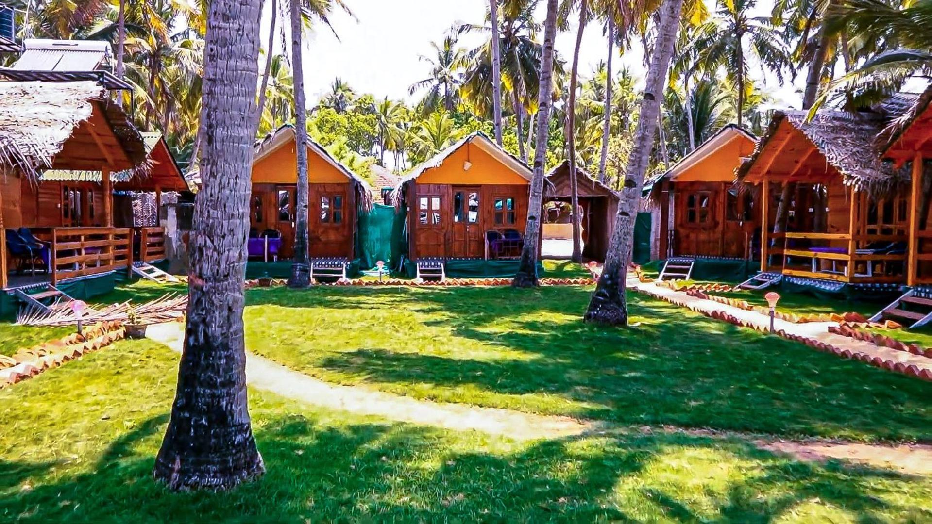 Om Sai Beach Huts 호텔 아곤다 외부 사진