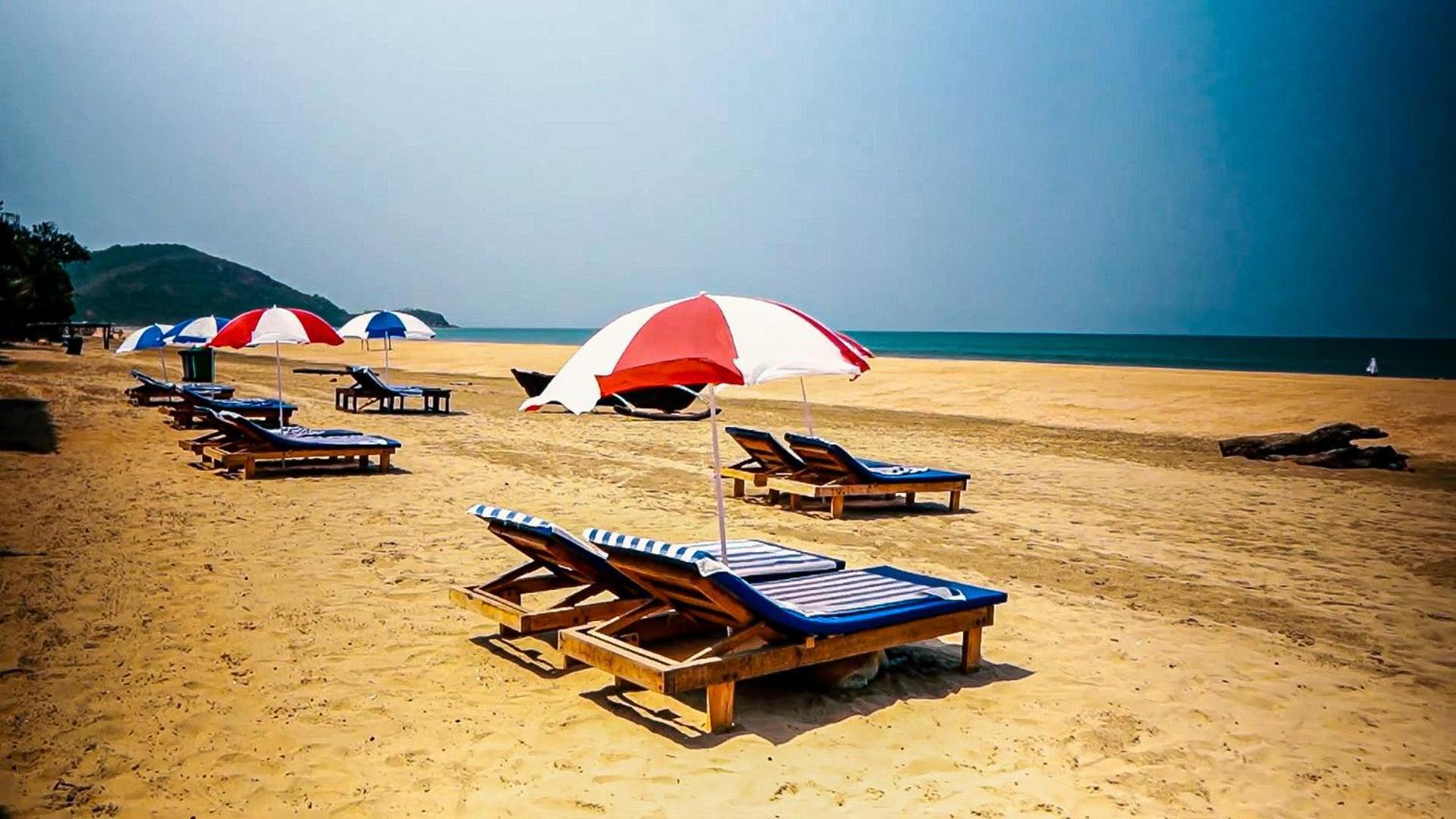 Om Sai Beach Huts 호텔 아곤다 외부 사진