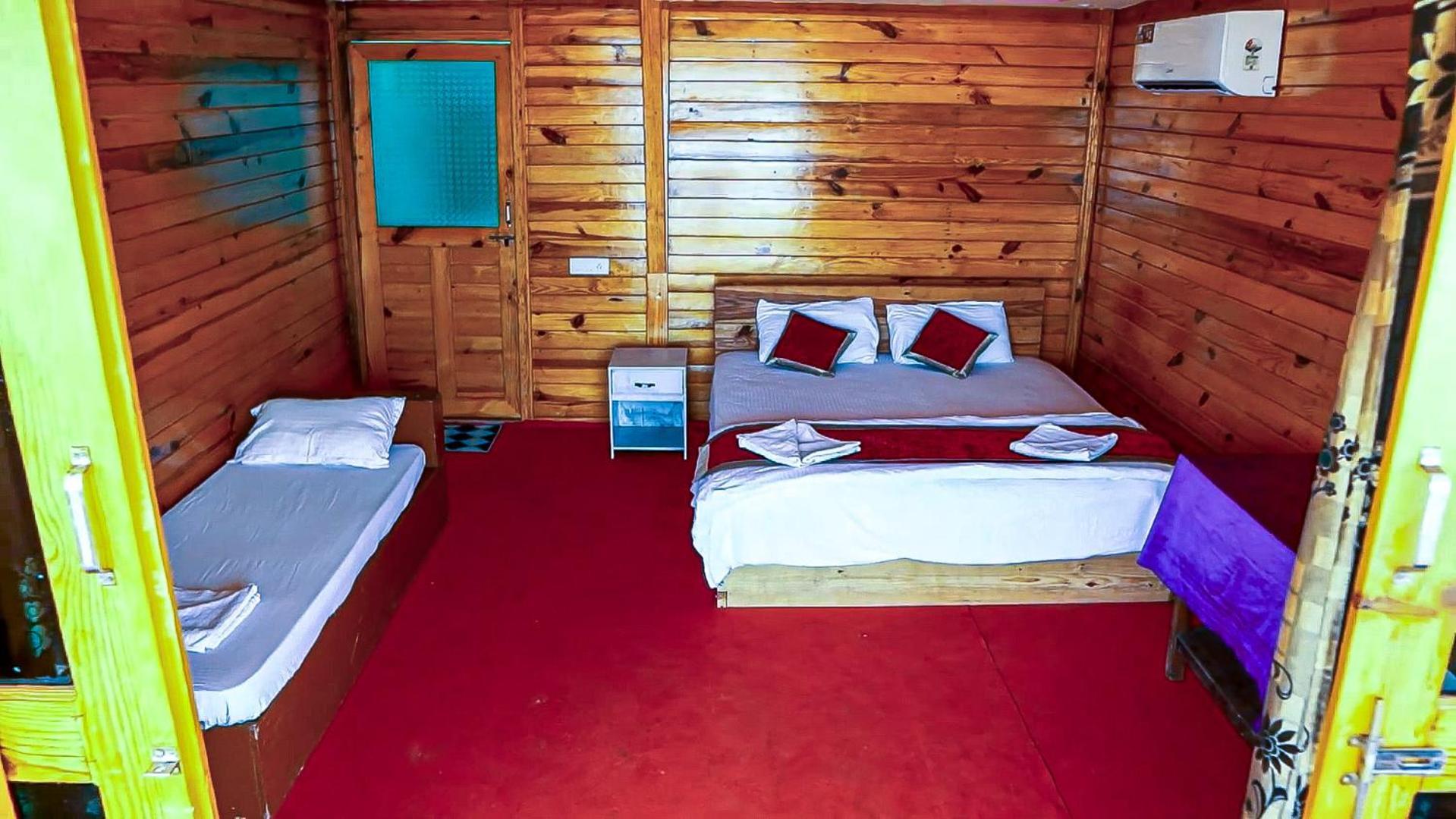 Om Sai Beach Huts 호텔 아곤다 외부 사진