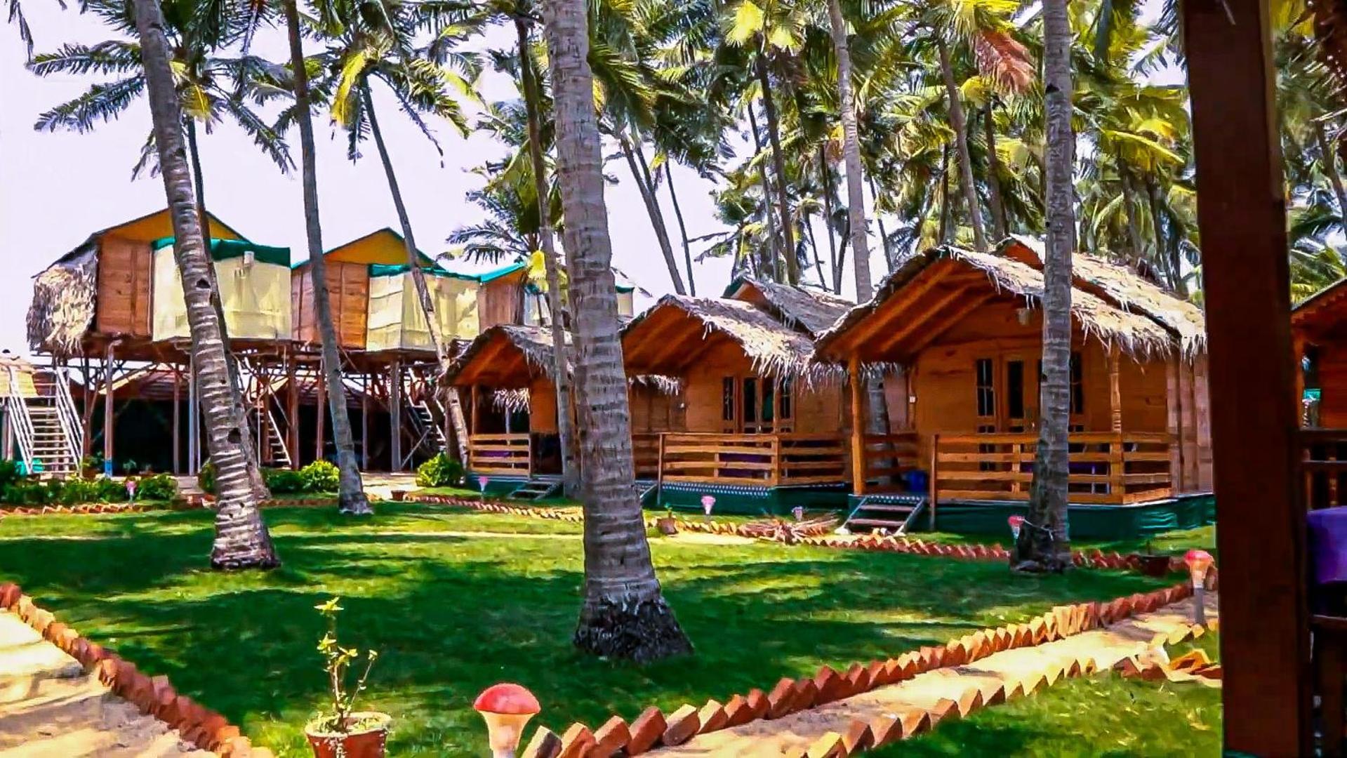 Om Sai Beach Huts 호텔 아곤다 외부 사진