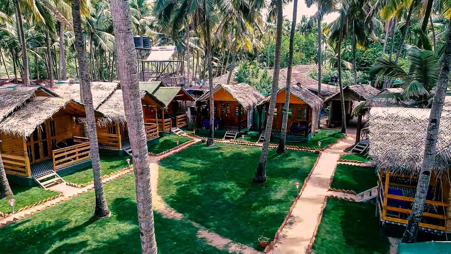 Om Sai Beach Huts 호텔 아곤다 외부 사진