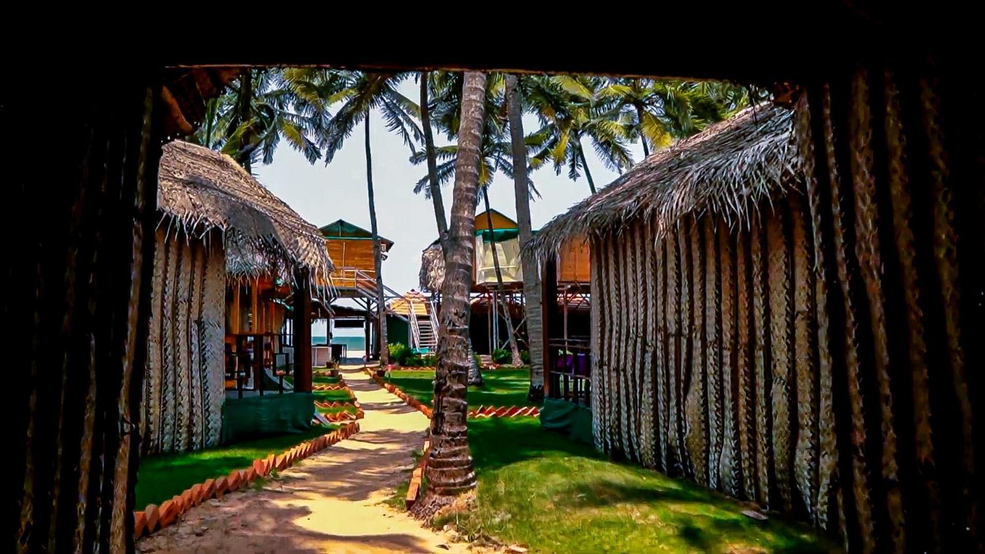 Om Sai Beach Huts 호텔 아곤다 외부 사진